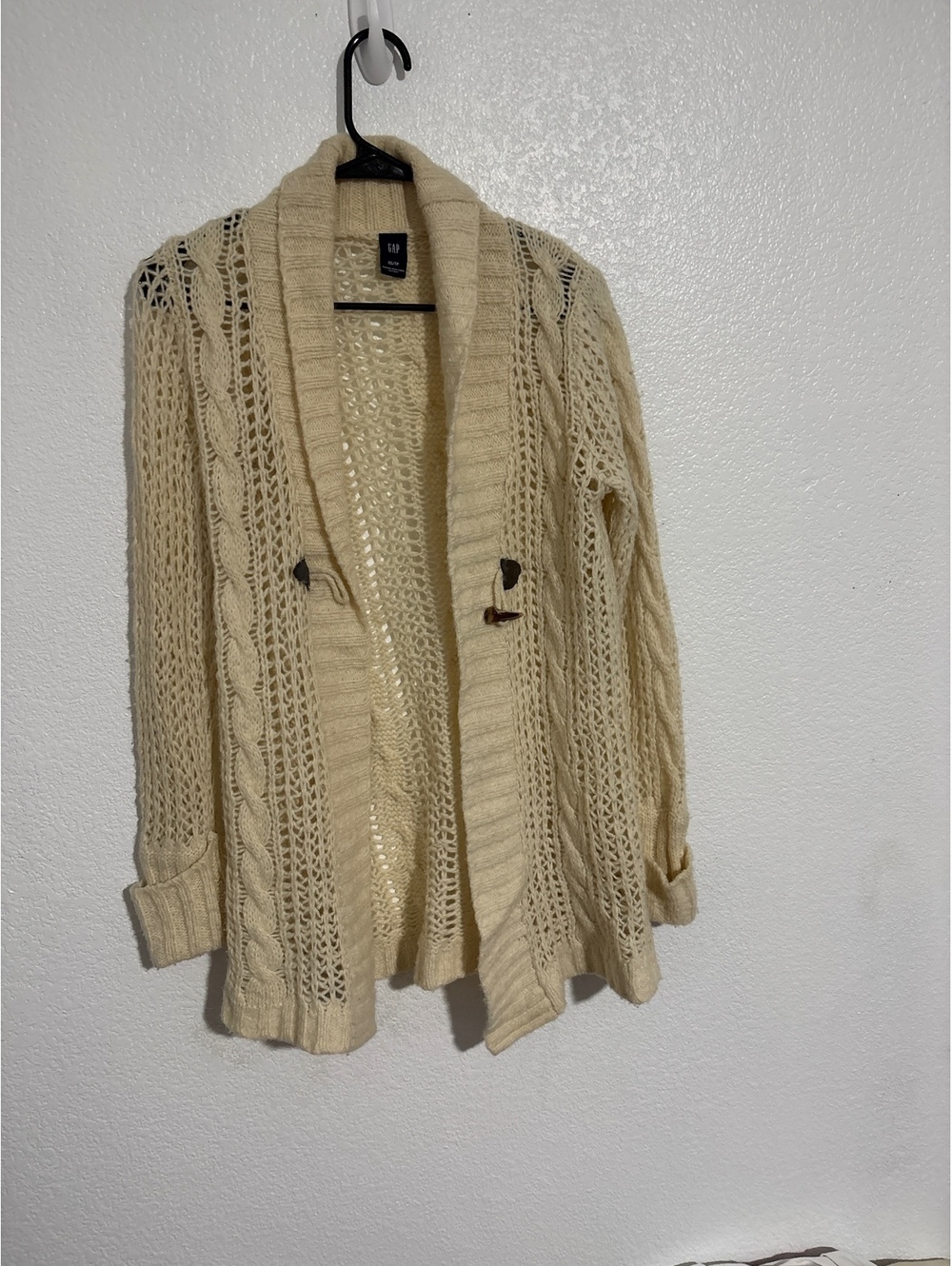 GAP Women's Cream Cable Knit Cardigan Sweater Size XS with Toggle Closure